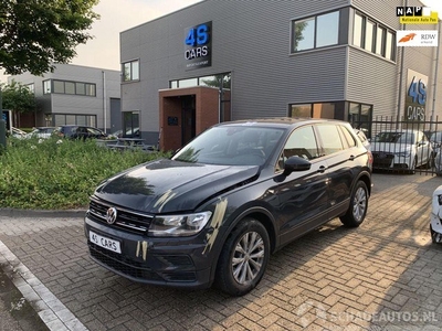 VW Tiguan 2.0 TDI DSG/NAVI/CLIMA RIJDBAAR!