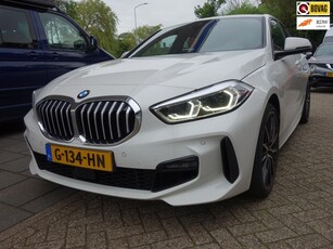 BMW 1-serie 118i Executive Edition Navigatie / Apple