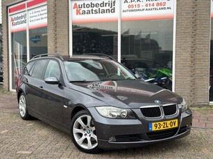 BMW 3-serie Touring 320i Executive - Pano - Stoelverwarming