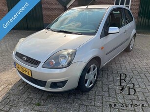 Ford Fiesta 1.4-16V Futura APK AIRCO TREKHAAK MEENEEMPRIJS