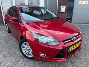 Ford Focus 1.0 EcoBoost Titanium / Navi / PDC / Clima / AUX