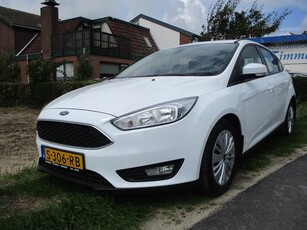 Ford Focus 1.0 Ecoboost Trend Verwarmde Stoelen + Voorraam