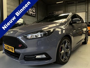 Ford Focus 2.0 ST-3 Recaro stoelen, Navi, Camera, Leer