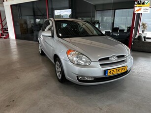 Hyundai Accent 1.4i Dynamic / AIRCO TREKHAAK / ELEKTR.