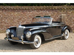 Mercedes-Benz 300-serie 300 S Roadster Symbol of luxury and