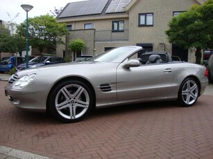 Mercedes-Benz SL-klasse 350 NL auto volledig gedocumenteerd.