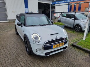 Mini Mini 2.0 Cooper S Chili Serious Business.Panoramadak