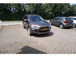 Mitsubishi Outlander 2.4 Edition Two AUTOMAAT 7P OPEN DAK