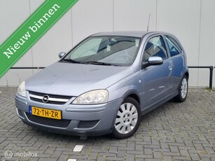 Opel Corsa 1.2-16V Silverline Nieuwe APK!