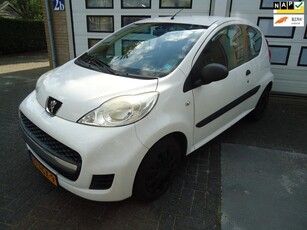 Peugeot 107 1.0-12V XR