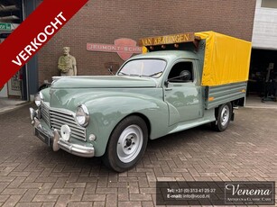 Peugeot 203 Pick up met huif