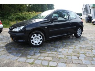 Peugeot 206 1.1 Pop' Art 179 dkm apk 28-12-2024