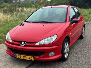 Peugeot 206 1.4 Forever 5-Drs Stuurbekrachtiging Airco