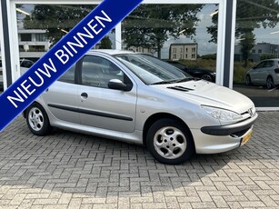 Peugeot 206 1.4 Pop' Art APK 03-25 / 5 drs. / LMV / Airco