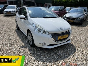 Peugeot 208 1.2 VTi Allure,Pano,cruise,airco