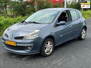 Renault Clio 1.6-16V Privilège