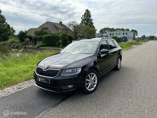 Skoda Octavia 1.8 TSI DSG Style Bsn. / Pano / CarPlay / Navi