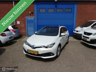 Toyota Auris 1.8 Hybrid Business