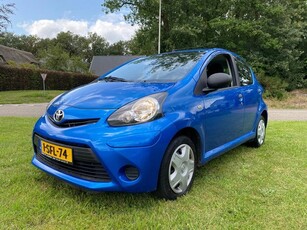 Toyota Aygo 1.0 VVT-i Now , BJ`2013, airco, trekhaak, 5