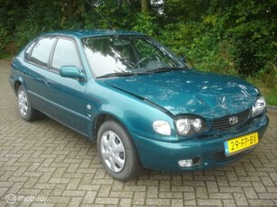 Toyota Corolla 1.6 VVT-i Sol 81 KW Airco 5 deurs voorschade