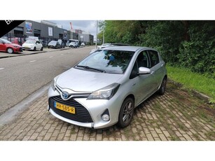 Toyota Yaris 1.5 HYBRID NAVI SPORTLINE 1e EIG AUTOMAAT.