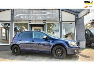 Volkswagen Golf 1.2 TSI Highline BlueMotion/ NAVI/ PDC/