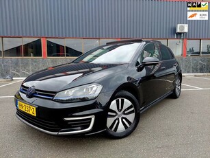 Volkswagen Golf 1.4 TSI GTE // AUTO- PARK ASSIST / ACC /