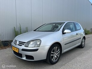 Volkswagen Golf 1.6 FSI Comfortl Business