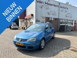 Volkswagen Golf 1.6 FSI Sportline