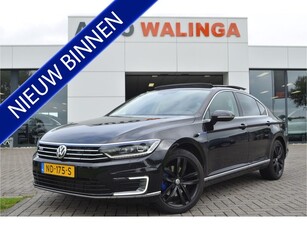 Volkswagen Passat 1.4 TSI GTE Schuif/-kanteldak Carplay