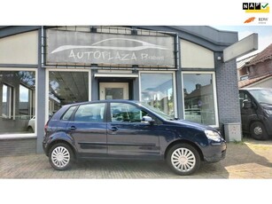 Volkswagen Polo 1.4-16V Comfortline/ AIRCO/ CRUISE/ DISTR