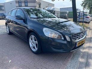 Volvo V60 1.6 T4 180pk Kinetic Airco/ECC,Navigatie