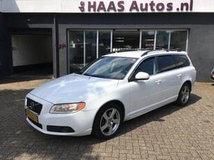 Volvo V70 2.0 D4 Momentum / LEDER / NAVI / AUTOMATIC /