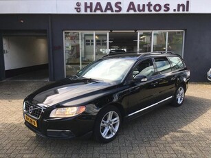 Volvo V70 2.0T Kinetic / LEDER / NAVI / TREKHAAK / APK JUNI