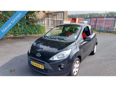 Ford Ka 1.2 Titanium NETTE AUTO RIJD EN SCHAKELT TOP