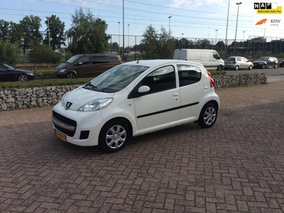 Peugeot 107 1.0-12V Millesim 200 - Airco - 4-Season banden