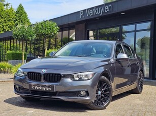 BMW 3-serie 318i Executive I NAVIGATIE CLIMA I18 LM VELGEN PDC