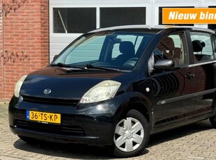 Daihatsu Sirion 1.0-12V / STUURBEKRACHTIGING 5-DRS NAP !