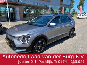 Kia Niro 1.6 GDi Hybrid DynamicLine Nieuwe Niro , Navigatie / keyless / Camera / Carplay / Androidauto / Parkeerhulp Voor & Achterzijde