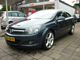 Opel ASTRA GTC 2.0 turbo sport 200pk, navi,18 inch 6 versn.trekhaak.