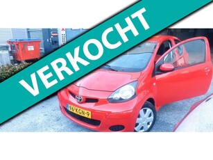 Toyota Aygo 1.0/Airco/Rijdt Schakelt Goed/Nw