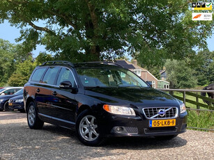 Volvo V70 2.5T Momentum | Automaat + Leder + Clima nu € 8.975,-!!!