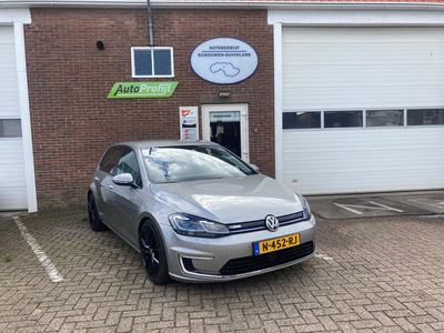 Volkswagen e-Golf e-Golf 136PK, Virtual Cockpit, Apple carplay, Navigatie, € 2000,- subsidie mogelijk