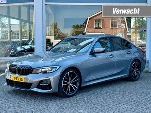 BMW 3-serie 318I Executive AUT. M-sport Gr. Navi DAB Camera Pdc