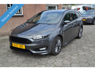 Ford Focus Wagon 1.5 ST-Line 1e eigenaar 2017 abs airco navi camera velgen vol extra´s zeer mooi en goed 1e eigenaar 201792,000 km abs airco xenon navi camera velgen radio cd elect ramen vele extra´s