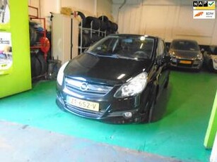 Opel CORSA 1.4-16V OPC White Edition