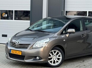 Toyota Verso 1.8 VVT-I / AIRCO CRUISE CONTROL PANO TREKHAAK