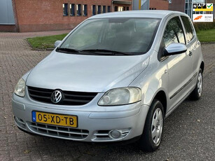 Volkswagen Fox 1.2 Trendline Stuurbekrachtiging Audio/CD Colorpakket ABS 2 x airbag Getint glas Dealeronderhoud Nieuwe Apk!