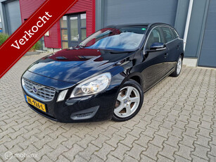 Volvo V60 1.6 114PK /prijs inclusief nwe APK /nette auto/