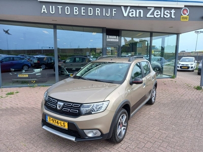 Dacia SANDERO Stepway 0.9 TCe , Airco(automatisch), Multimediasysteem, BT bellen, Navigatie, Cruise control, Parkeersensoren, Elektrische ramen en spi , Winter set op velgen, Inclusief BOVAG garantie.